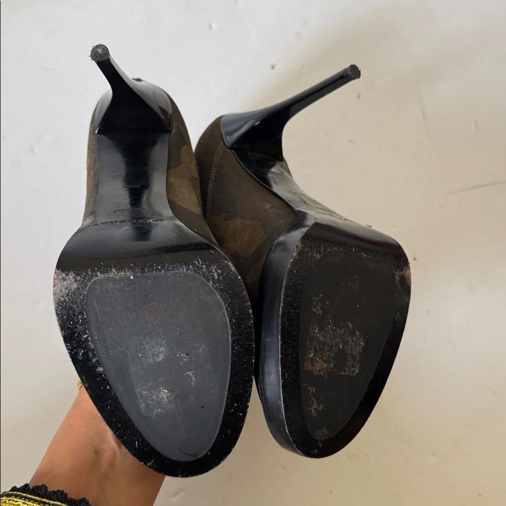 Burberry camouflage heels - Picture 10 of 13